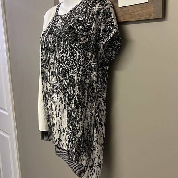 ZARA Asymmetrical Crewneck Short Sleeve Abstract Mix Material Hi/Low Blouse-Med - Picture 8 of 14